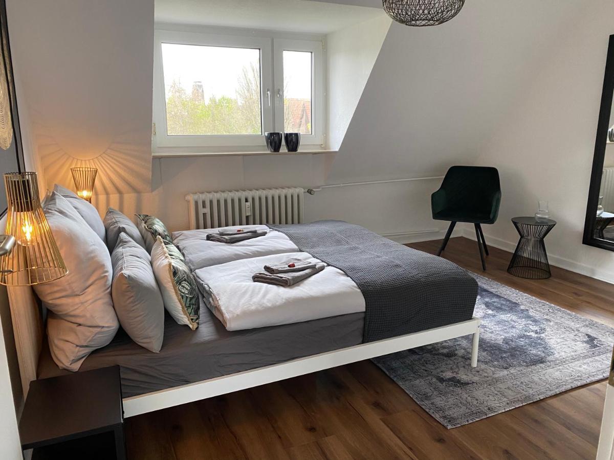 Bostel 1 - Modernes Dachgeschoss-Studio In Duisburg Meiderich, 4,7 Km Hbf, U-Bahn 250M, Flughafen Duesseldorf 28 Km, Landschaftspark 2,9 Km, 5 Gehminuten Von Herzklinik Entfernt 外观 照片
